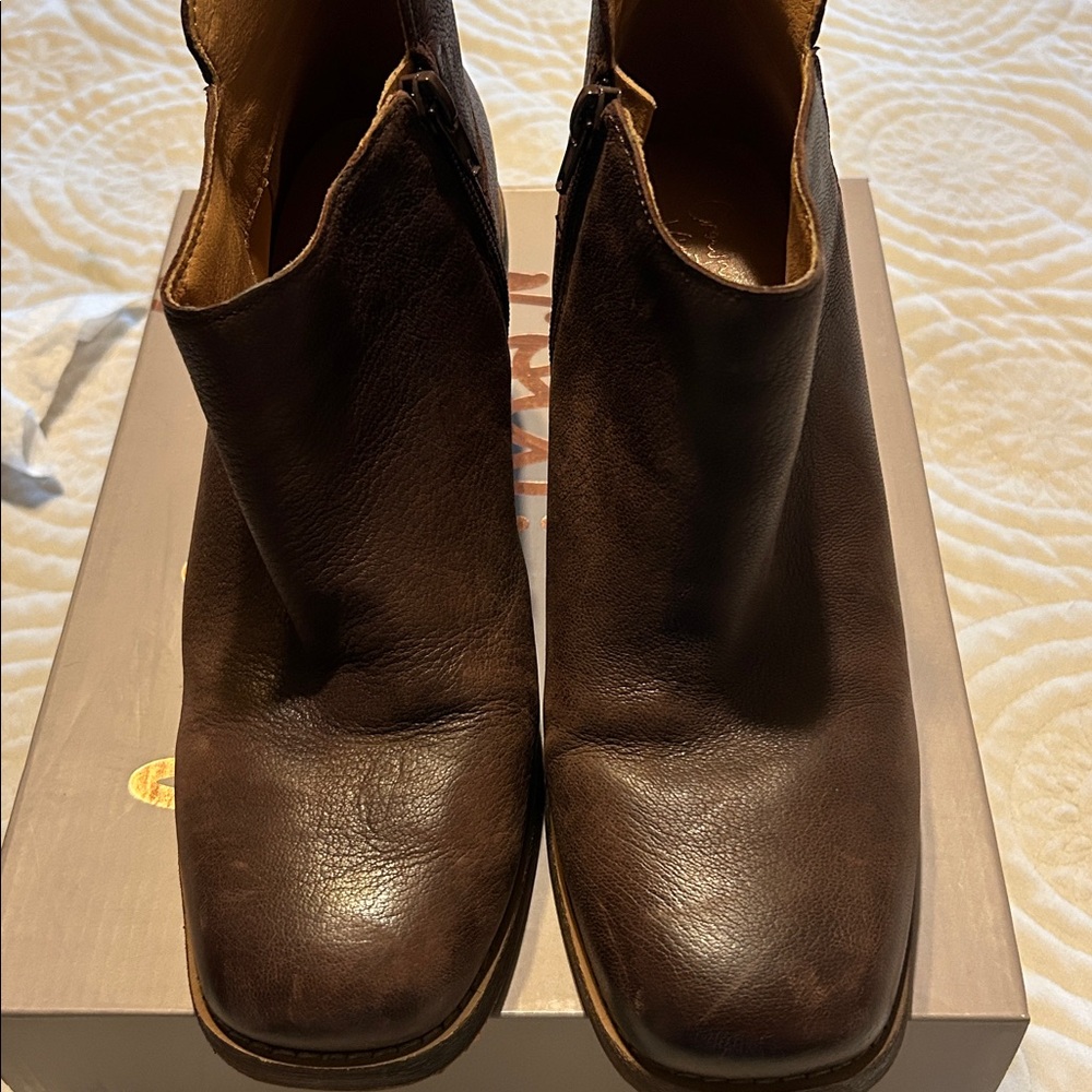 Adidas Chameleon Brown Leather Boots
